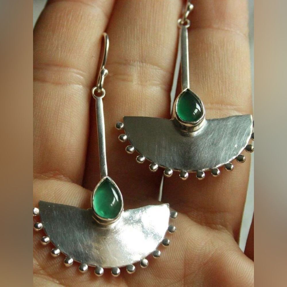 Green stone Earrings N1325